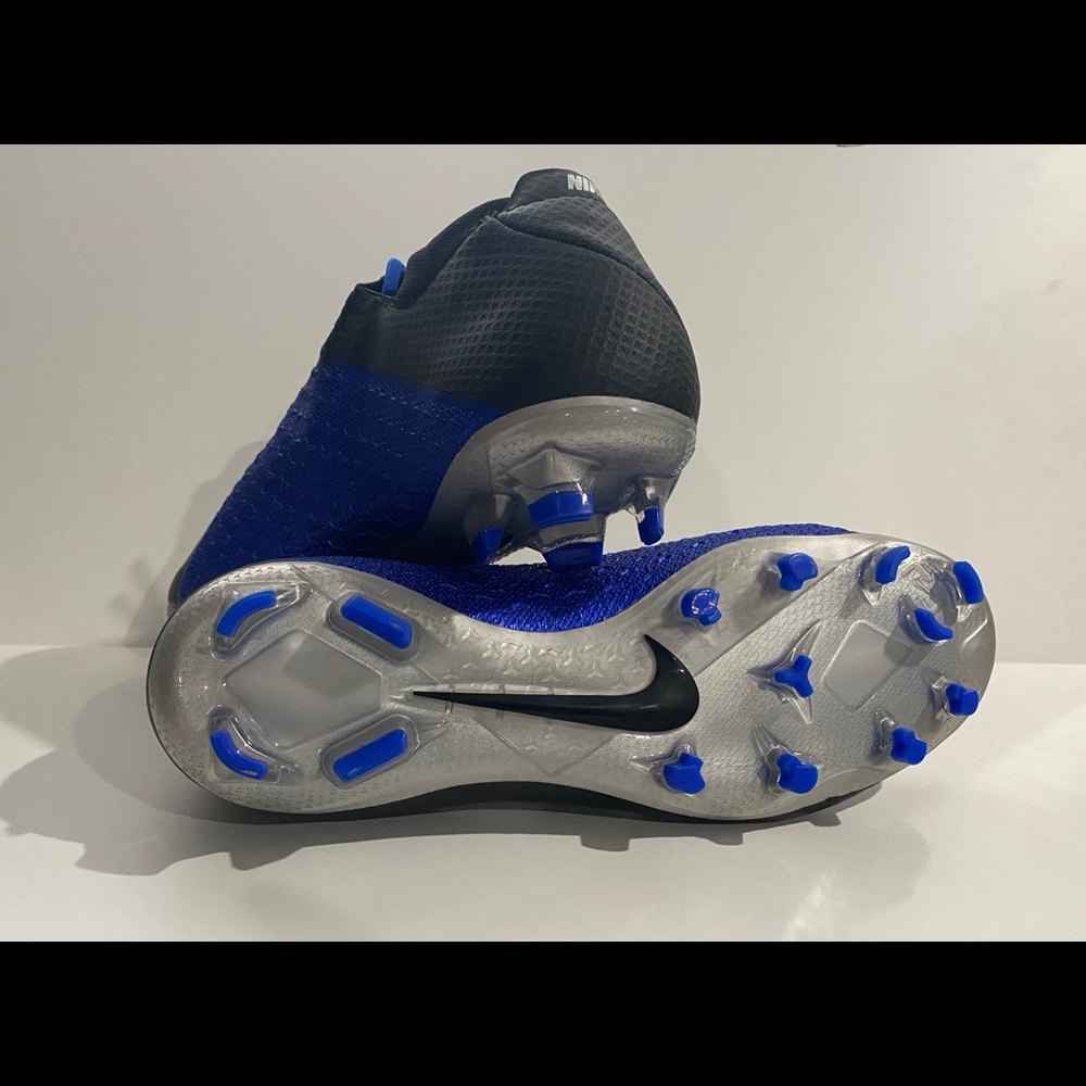 Nike Phantom VSM size 9.5 soccer cleats with bag - Picture 3 of 3